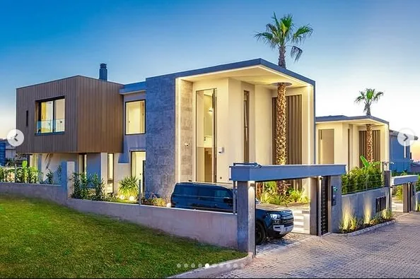 Yalı Mahallesi Sahil Şeridinde Panoramik Deniz Manzaralı Çatı Dubleksi